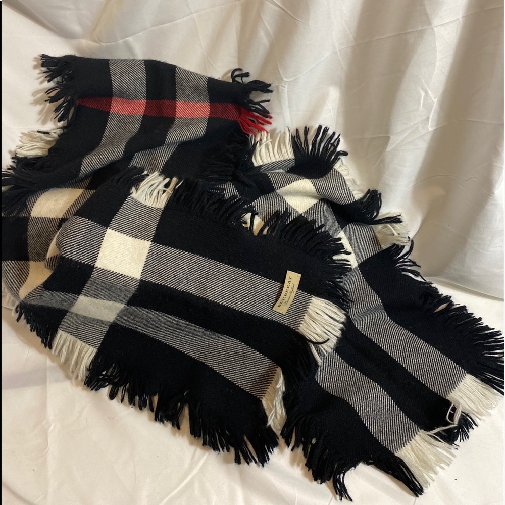 Burberry cashmere scarf